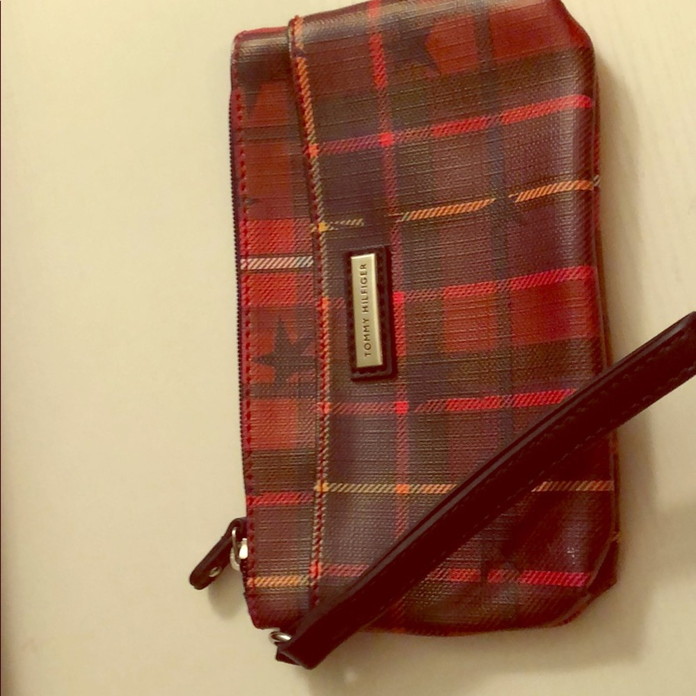 NWOT Tommy Hilfiger wallet/clutch.